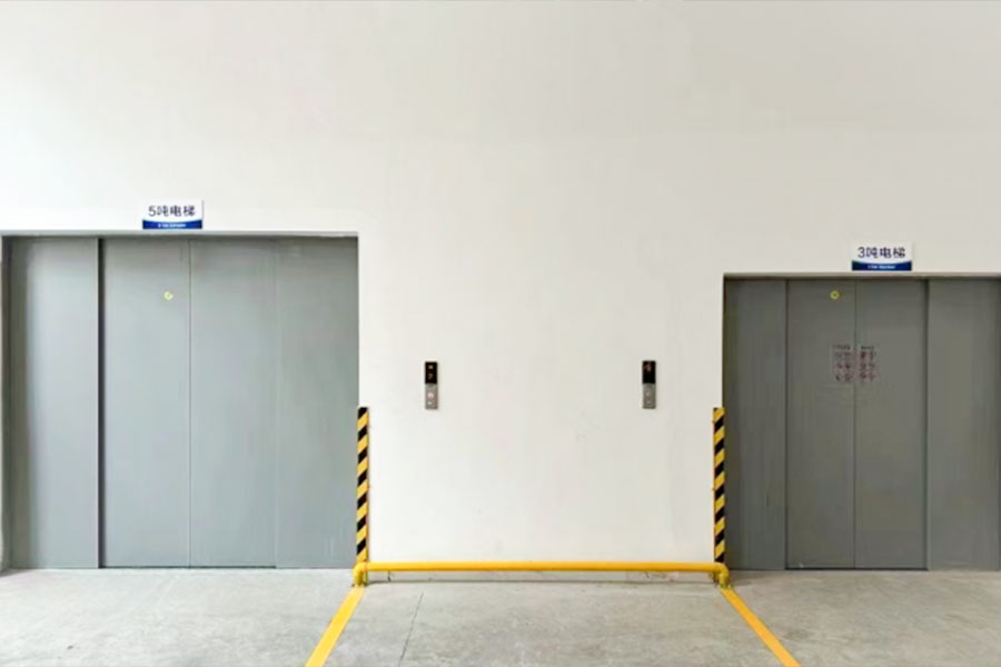 Lift Pengangkutan Traksi